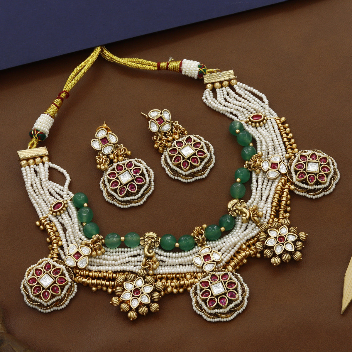 Latkan Pendent Neckwear Short Antique Choker Set