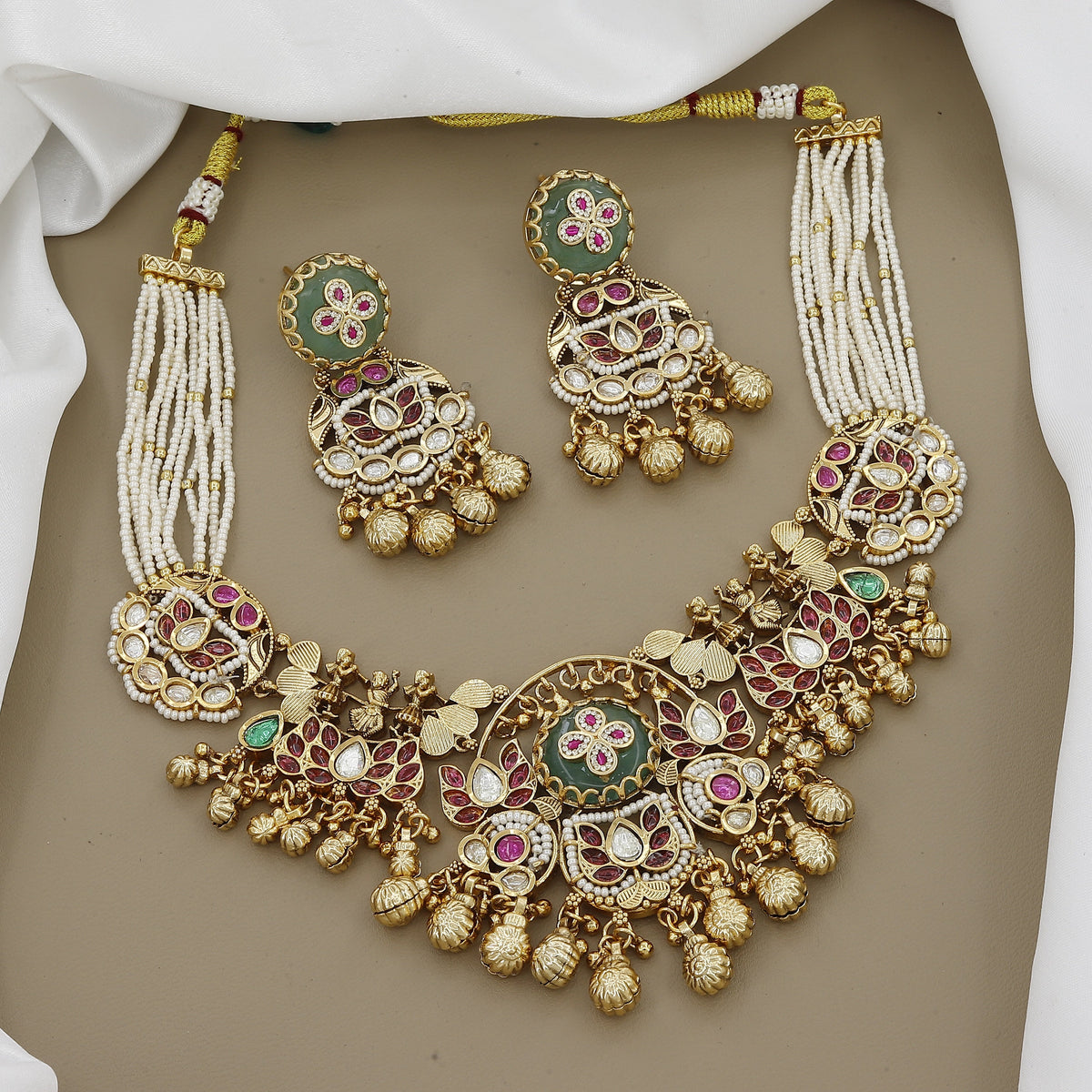Vintage-Style Filigree Necklace Set