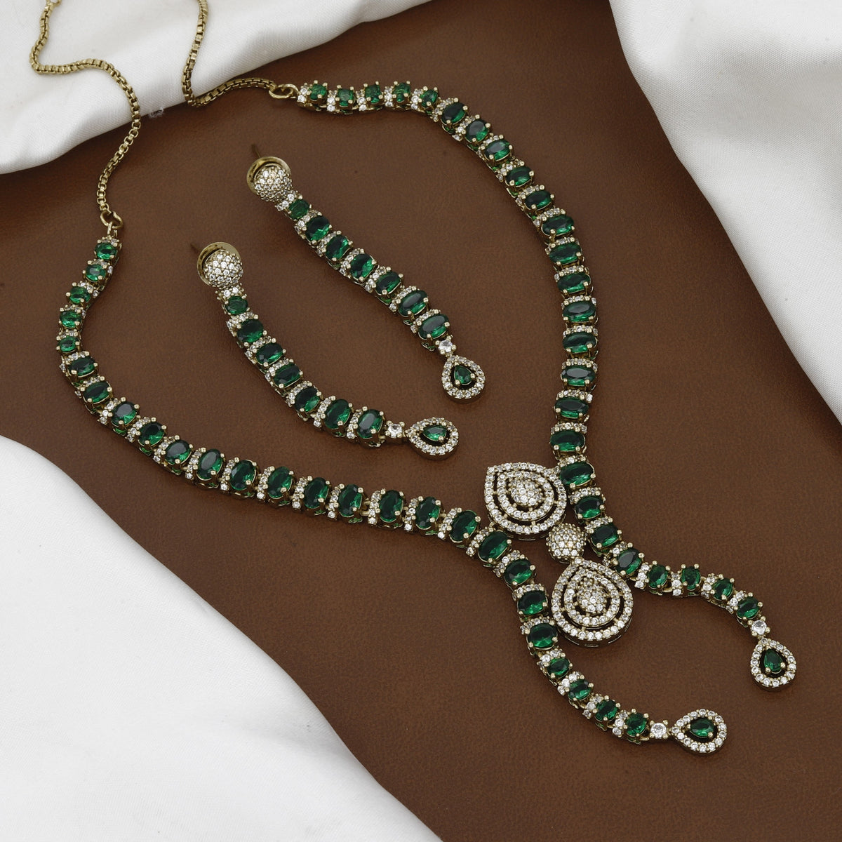 Elegant Emerald Green & CZ Diamond Necklace Set