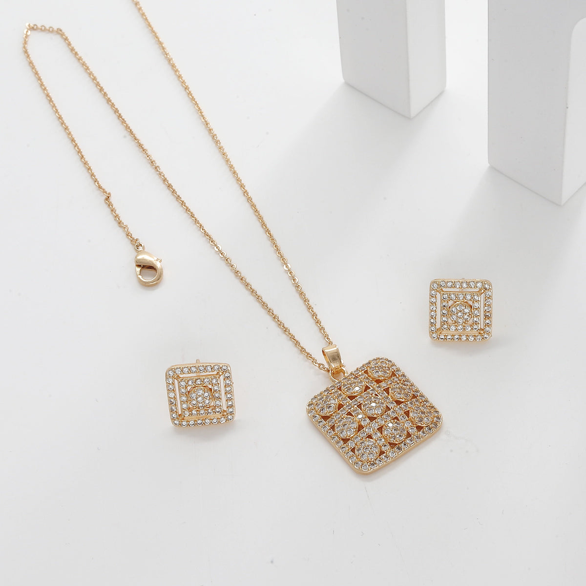Polished Square Partywear Pendent Butti