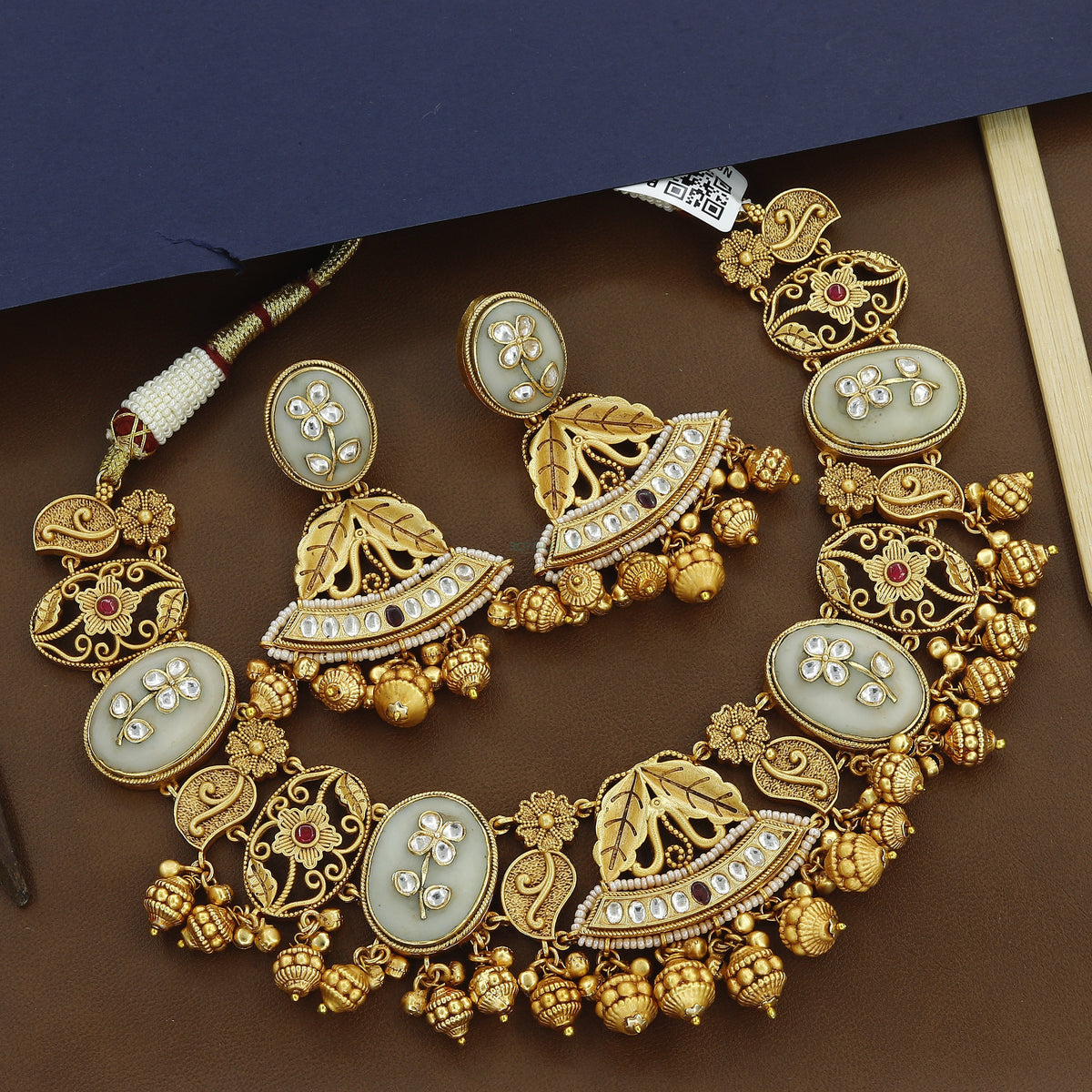 Heavy Bridal Heritage Jewelry Short Necklace